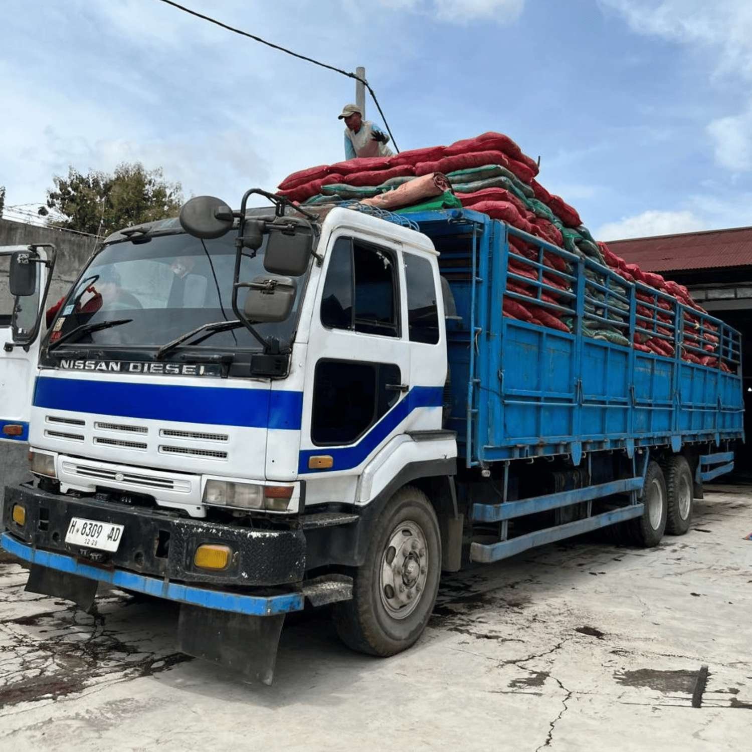 Pengiriman Hasil Produksi Supplier